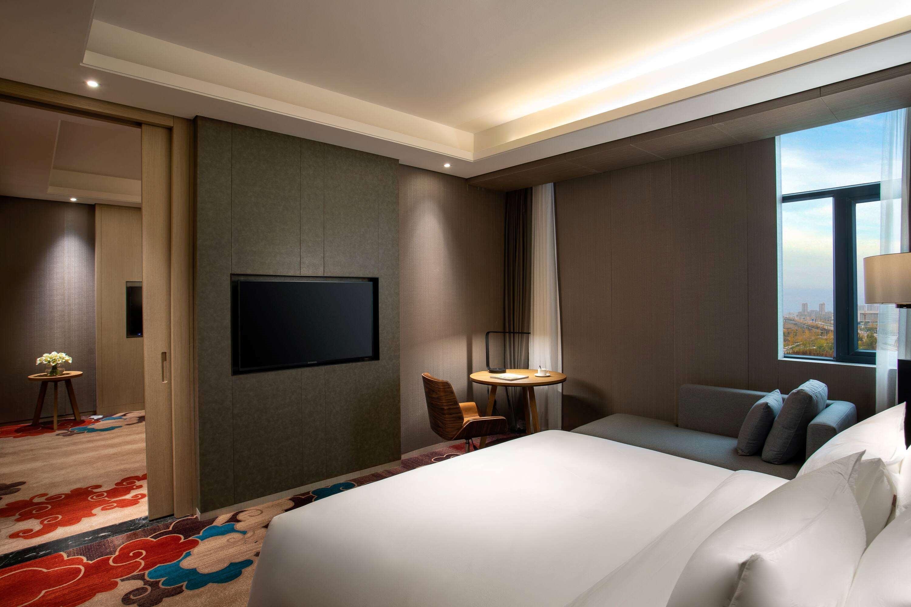 Отель Ramada Wyndham Zhengzhou Xinzheng Xinzheng  Экстерьер фото