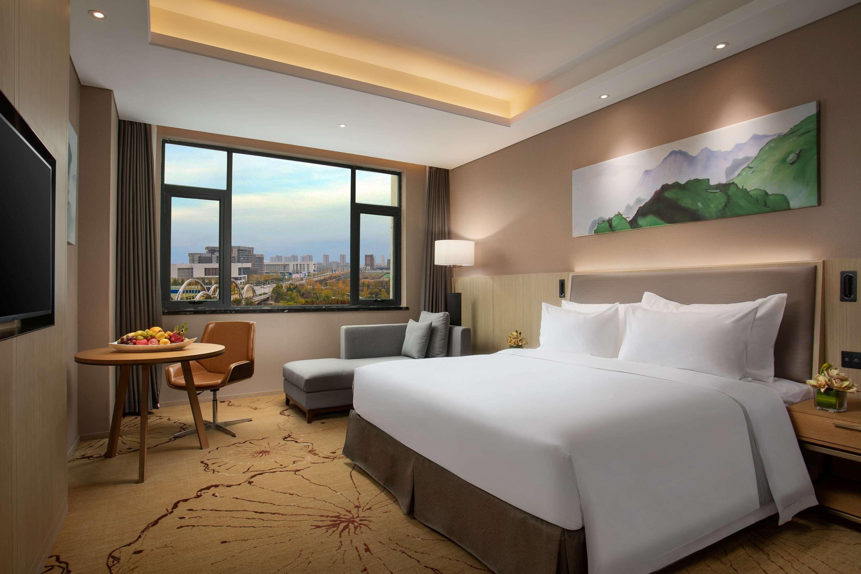 Отель Ramada Wyndham Zhengzhou Xinzheng Xinzheng  Экстерьер фото