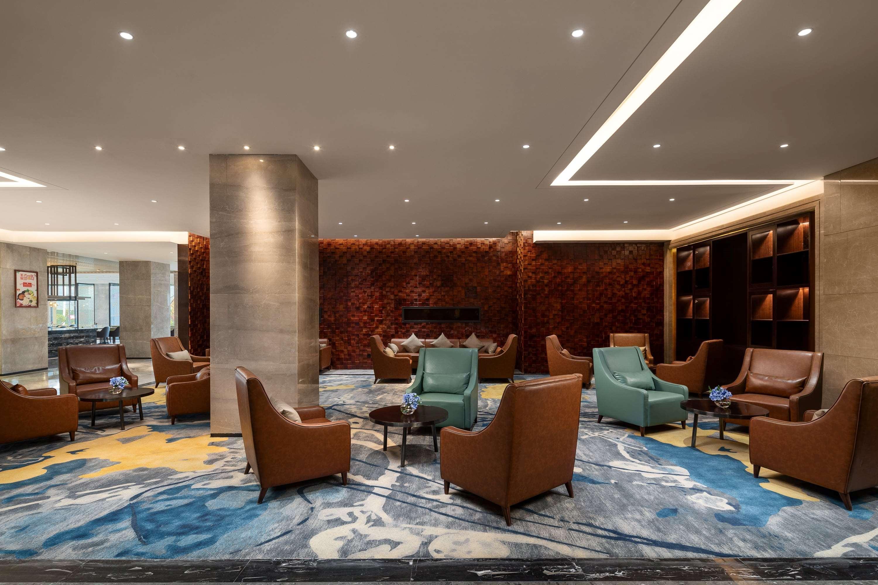 Отель Ramada Wyndham Zhengzhou Xinzheng Xinzheng  Экстерьер фото