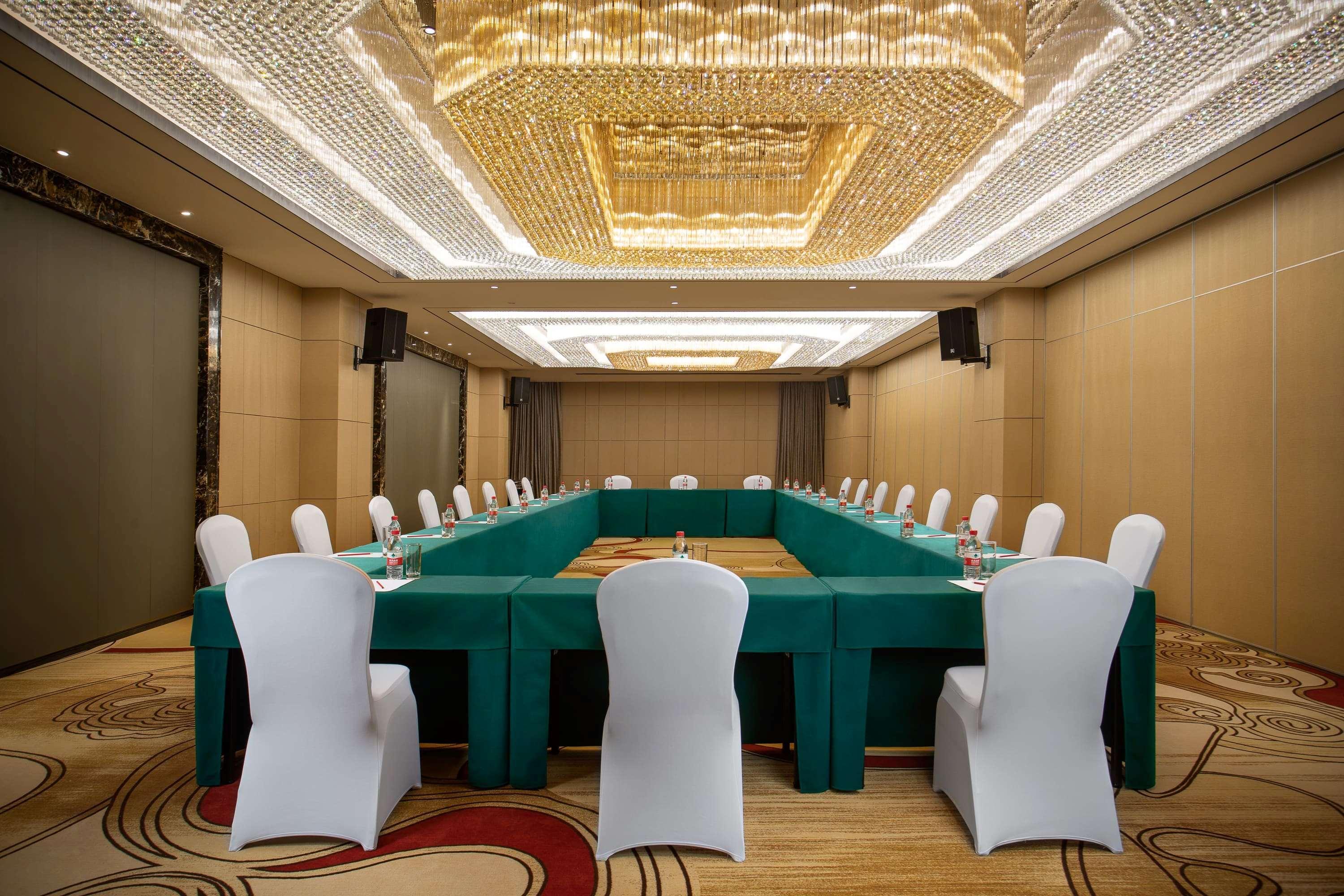 Отель Ramada Wyndham Zhengzhou Xinzheng Xinzheng  Экстерьер фото