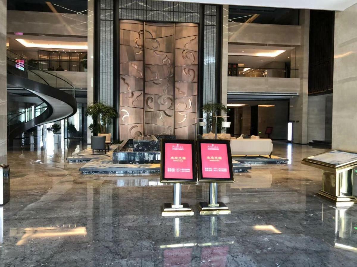 Отель Ramada Wyndham Zhengzhou Xinzheng Xinzheng  Экстерьер фото